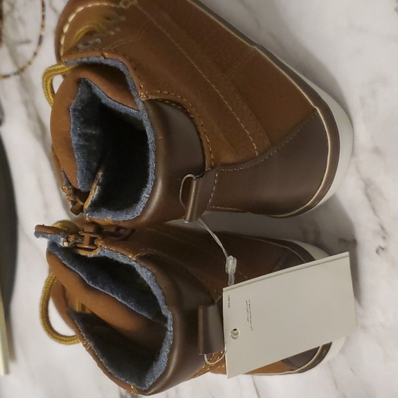 Gap boots - Picture 2 of 3